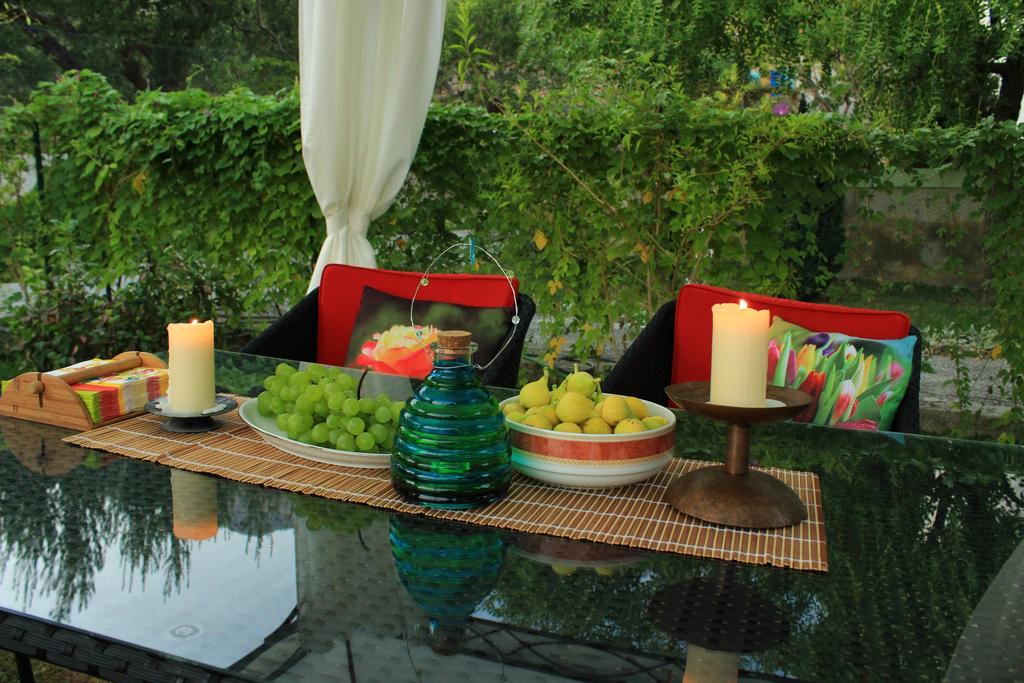 Apartments Petrada Omiš Екстериор снимка