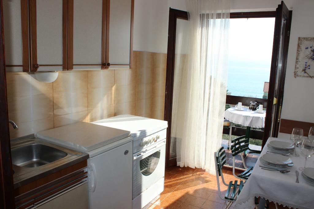 Apartments Petrada Omiš Стая снимка