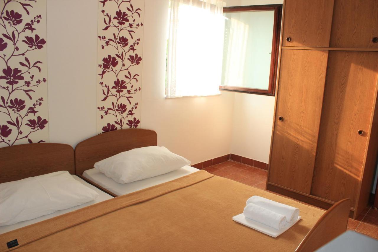 Apartments Petrada Omiš Стая снимка