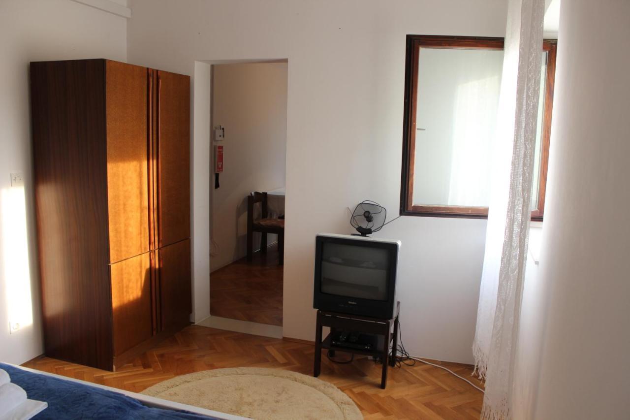 Apartments Petrada Omiš Стая снимка