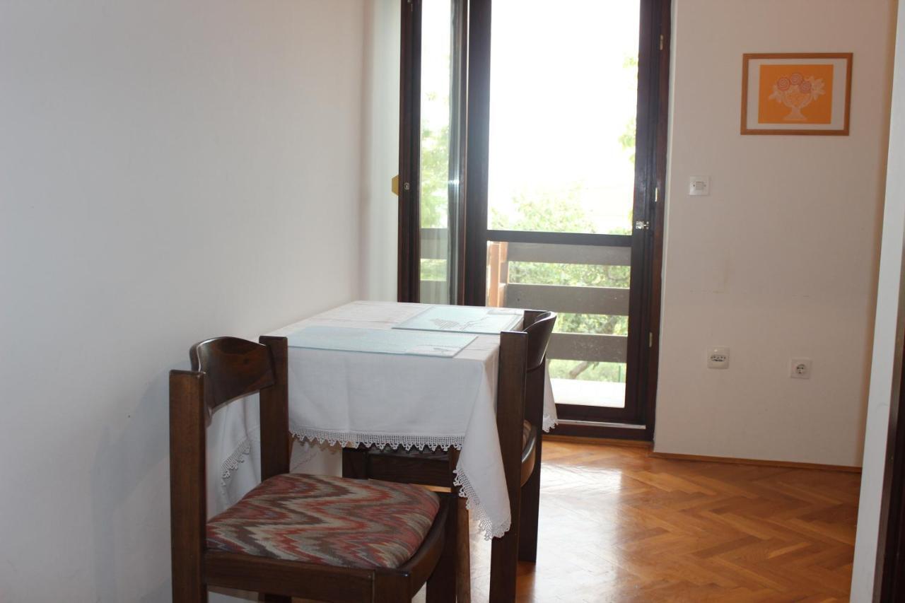 Apartments Petrada Omiš Екстериор снимка
