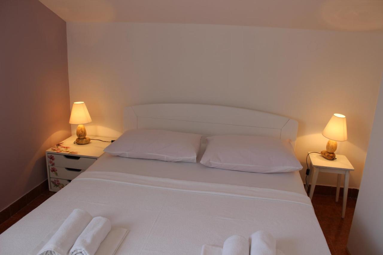 Apartments Petrada Omiš Стая снимка
